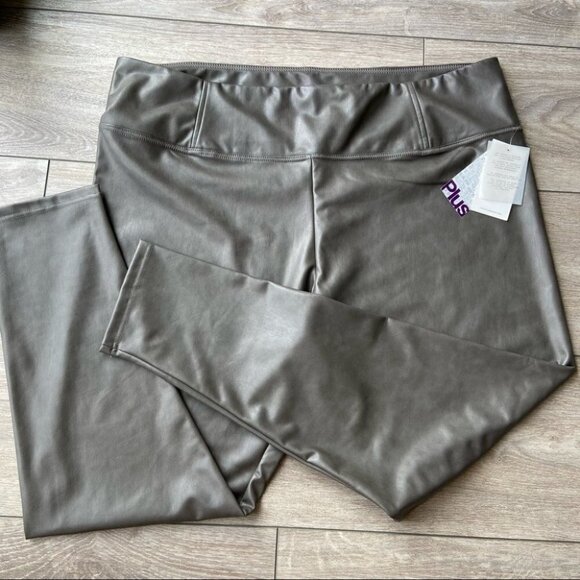 NWT 7 For  All Mankind Faux Leather Legging - Picture 1 of 12